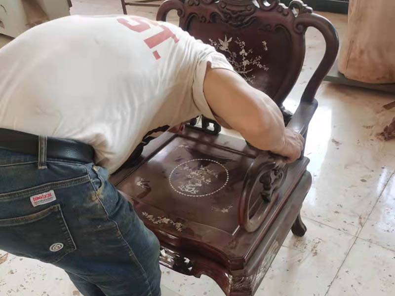 招远老旧红木家具保养技巧